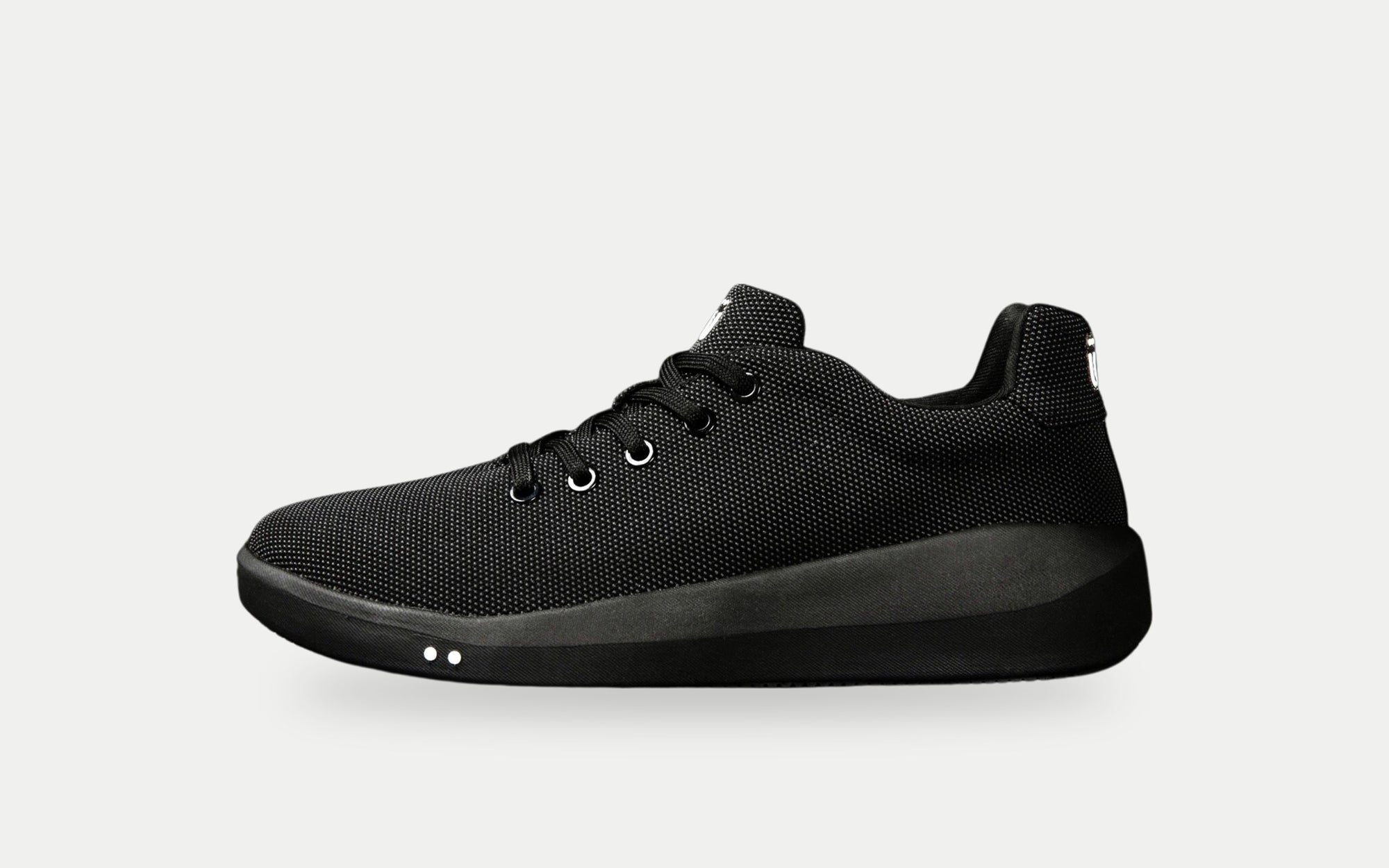 Perform Blackout Low, lateral view on stone, toe left